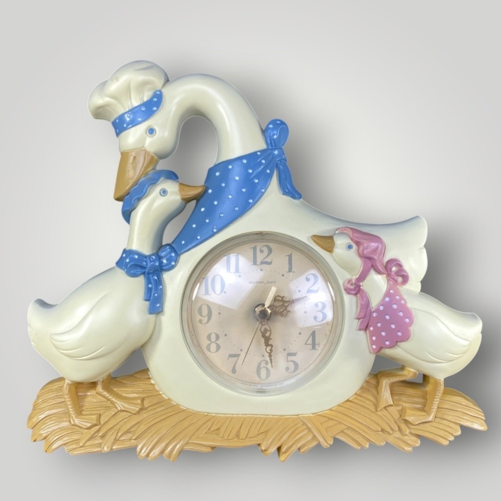 Burwood Goose Wall Clock Ribbon Geese Country Kitchen Cottagecore 1987